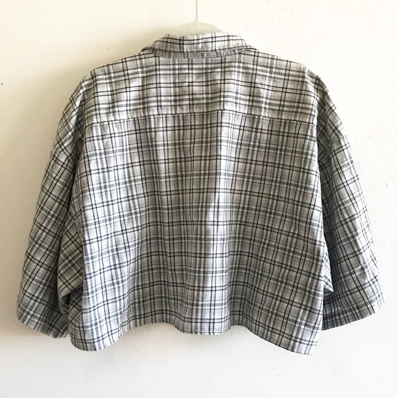oversized cropped grey button down - Picture 2 of 3